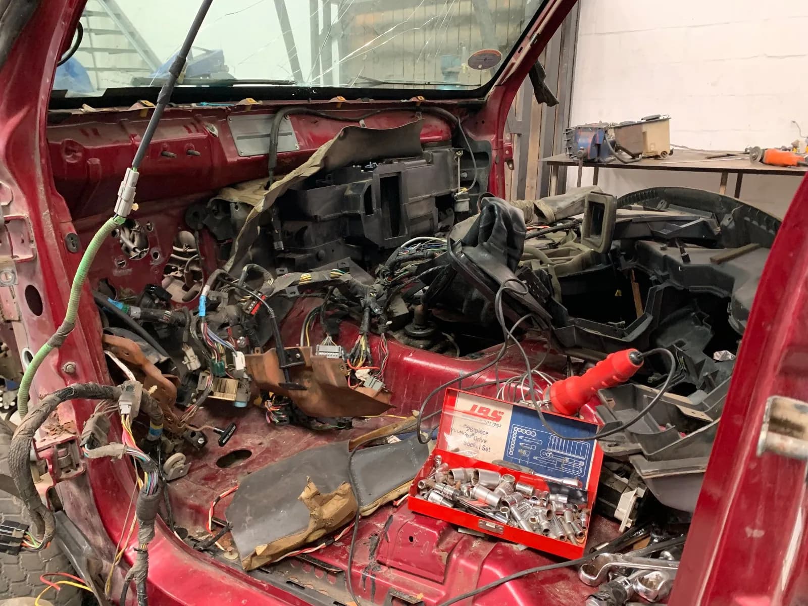 1994 Ford Explorer — photo 13